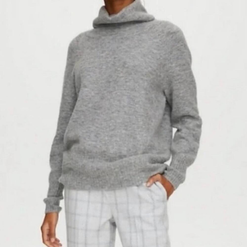 H&M Gray Oversized Turtleneck Sweater Soft Cozy Knit Women’s Medium